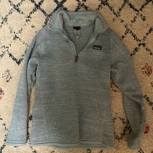 Girls Patagonia sweatshirt.